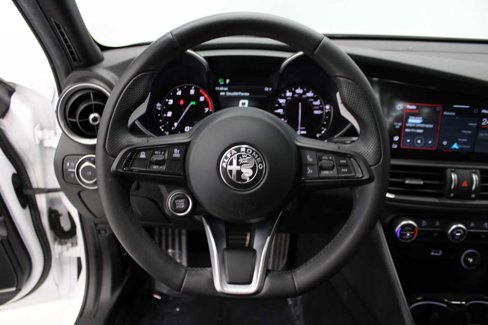 Used 2022 Alfa Romeo Giulia Sprint image 18