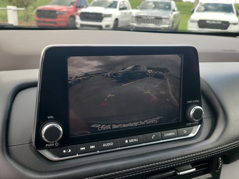 Used 2021 Nissan Rogue S image 22