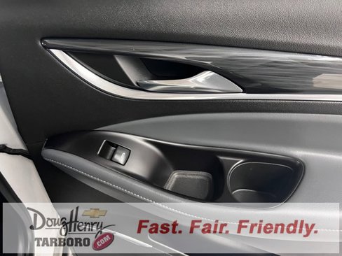 Used 2020 Buick Enclave Essence image 37