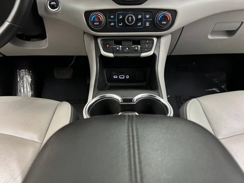 Used 2023 GMC Terrain SLT image 38