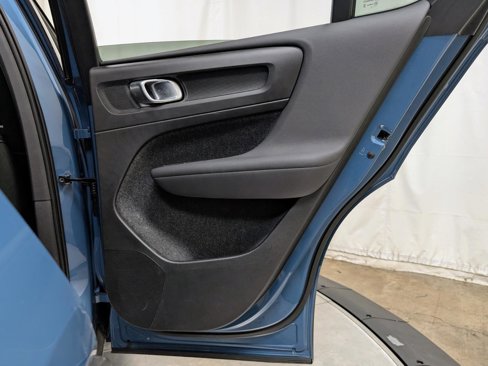 Used 2023 Volvo C40 P8 Recharge Plus image 21