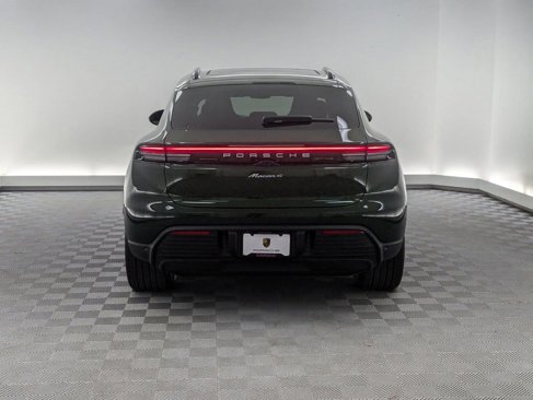 Used 2024 Porsche Macan 4 Electric image 10