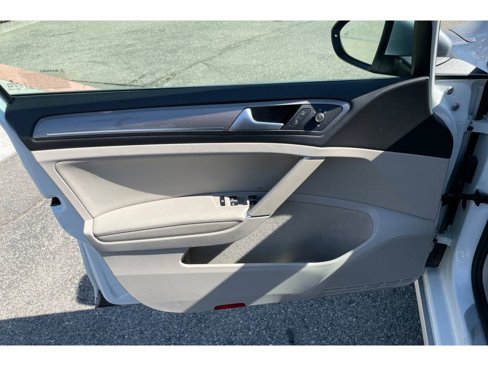 Used 2019 Volkswagen Golf Alltrack S image 10