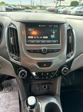 Used 2018 Chevrolet Cruze LT w/ Convenience Package image 13
