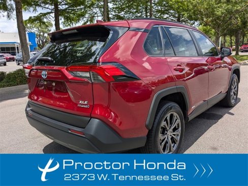 Used 2022 Toyota RAV4 XLE Premium image 10