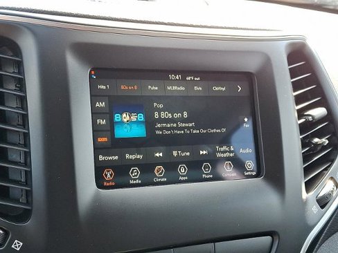 Used 2019 Jeep Cherokee Latitude w/ Popular Appearance Group image 16
