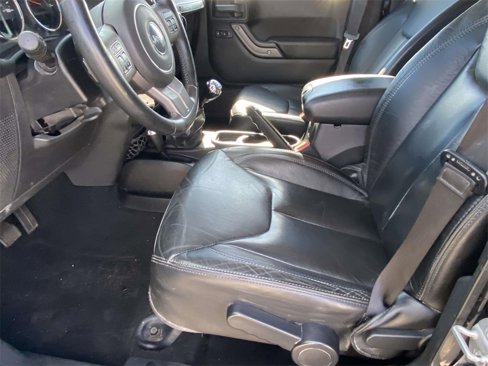 Used 2013 Jeep Wrangler Unlimited Sahara image 48