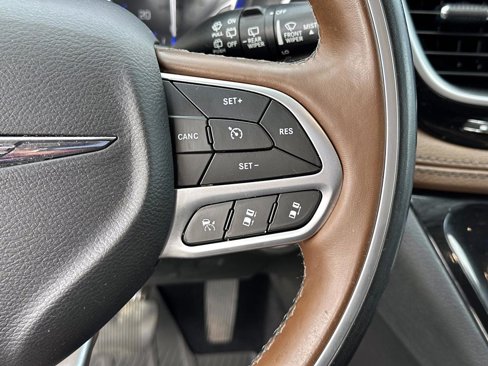 Used 2019 Chrysler Pacifica Limited w/ Tire & Wheel Group image 31