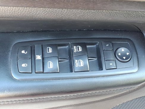 Used 2017 Jeep Grand Cherokee Laredo image 18