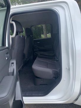 Used 2024 Nissan Frontier SV w/ SV Convenience Package image 29