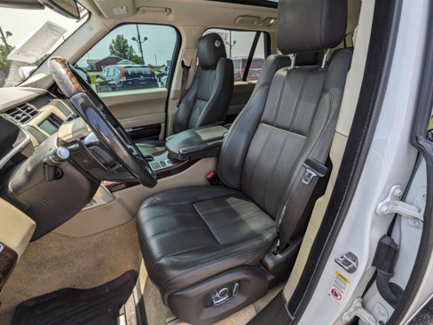 Used 2016 Land Rover Range Rover HSE image 10