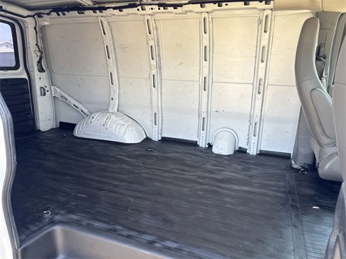 Used 2017 Chevrolet Express 2500 image 18