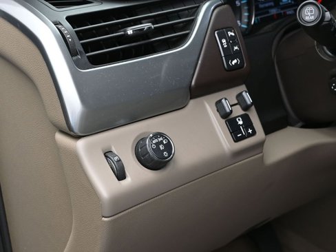 Used 2019 Chevrolet Tahoe LT w/ Luxury Package image 15