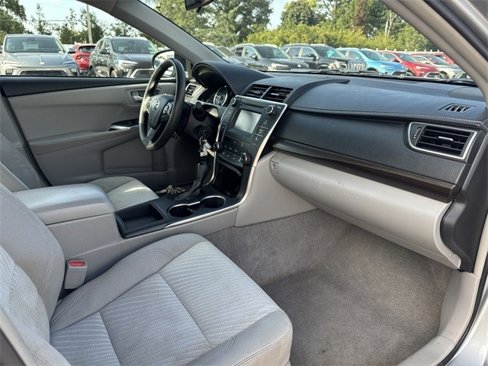 Used 2017 Toyota Camry LE image 31
