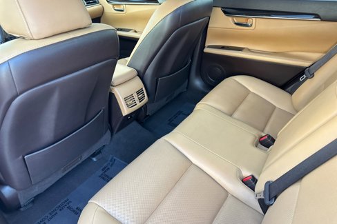 Used 2018 Lexus ES 350 w/ Navigation System Package image 14