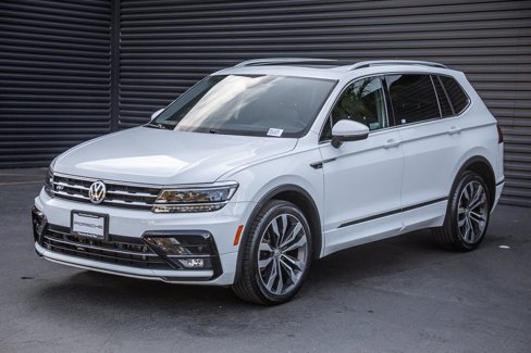 Used 2018 Volkswagen Tiguan SEL Premium w/ R-Line Package image 1