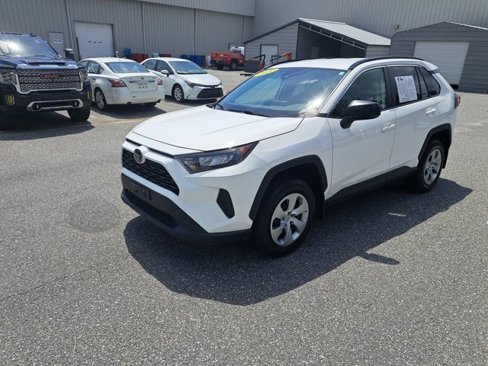 Used 2021 Toyota RAV4 LE image 2