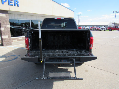 Used 2015 Ford F150 Platinum w/ Equipment Group 701A Luxury image 45