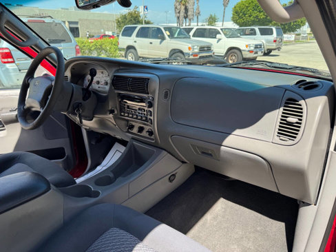 Used 2003 Ford Explorer image 16