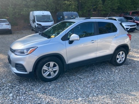 Used 2022 Chevrolet Trax LT w/ LT Convenience Package image 3