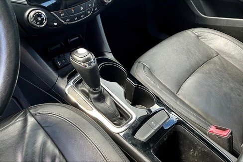 Used 2017 Chevrolet Cruze Premier image 17