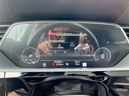 Used 2019 Audi e-tron Prestige w/ Prestige Package image 11
