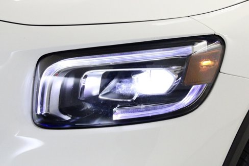 Used 2023 Mercedes-Benz GLB 250 4MATIC image 9