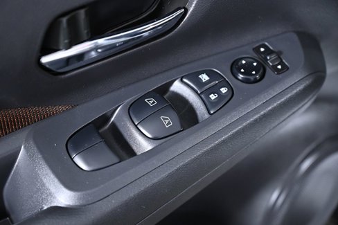 Used 2023 Nissan Kicks SR image 21