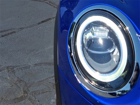 Used 2021 MINI Cooper 4-Door Hardtop w/ Driver Assistance Package image 9