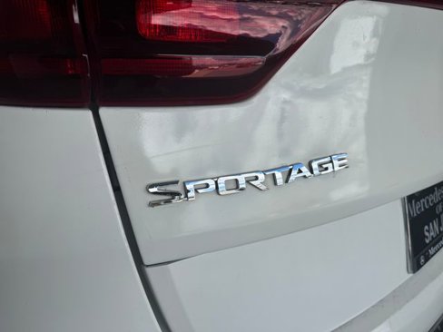 Used 2020 Kia Sportage LX image 32