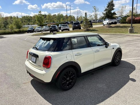 Used 2018 MINI Cooper 4-Door Hardtop image 7