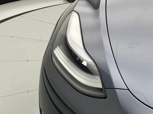 Used 2023 Tesla Model Y Performance image 38