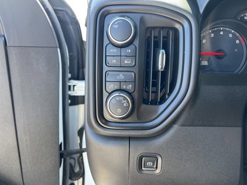 Used 2020 Chevrolet Silverado 1500 Custom w/ Custom Value Package image 15