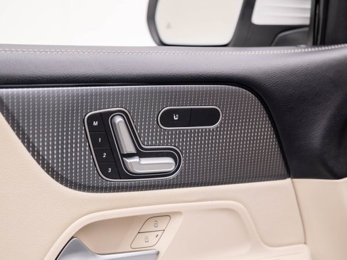 Certified 2020 Mercedes-Benz GLB 250 4MATIC image 14