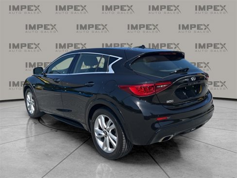 Used 2019 INFINITI QX30 image 3