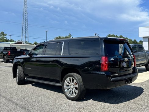 Used 2018 Chevrolet Suburban LT image 26