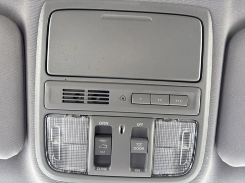 Certified 2017 Honda CR-V Touring image 5