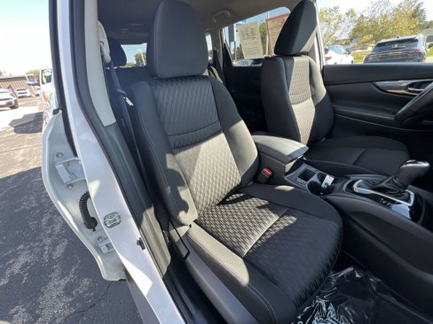 Used 2020 Nissan Rogue SV image 26