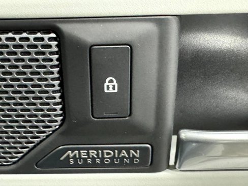 Certified 2022 Land Rover Defender 110 SE image 23
