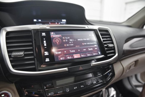 Used 2016 Honda Accord EX image 17