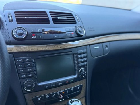 Used 2008 Mercedes-Benz E 350 Sedan image 32
