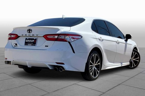 Used 2020 Toyota Camry SE image 12