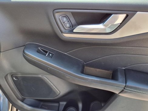 Used 2021 Ford Escape SEL image 4