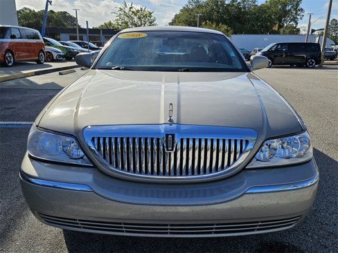 Used 2008 Lincoln Town Car Signature Limited image 21