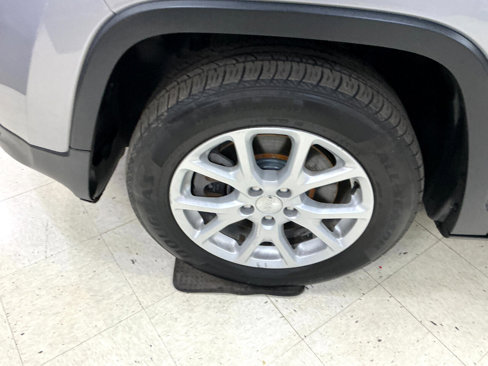 Used 2017 Jeep Cherokee Latitude image 6