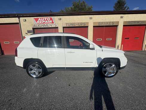 Used 2014 Jeep Compass Latitude image 9