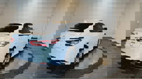 Used 2020 Toyota Camry LE image 8