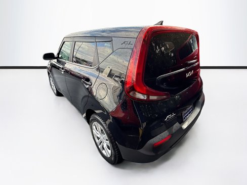Used 2022 Kia Soul LX image 5