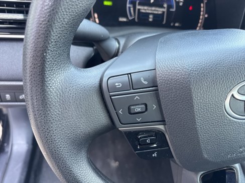 Used 2025 Toyota Camry LE image 25