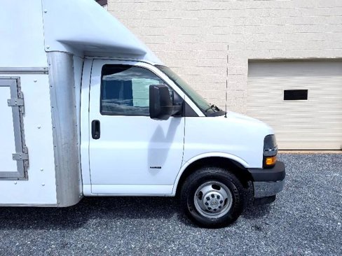 Used 2022 Chevrolet Express 3500 w/ Power Convenience Package image 18